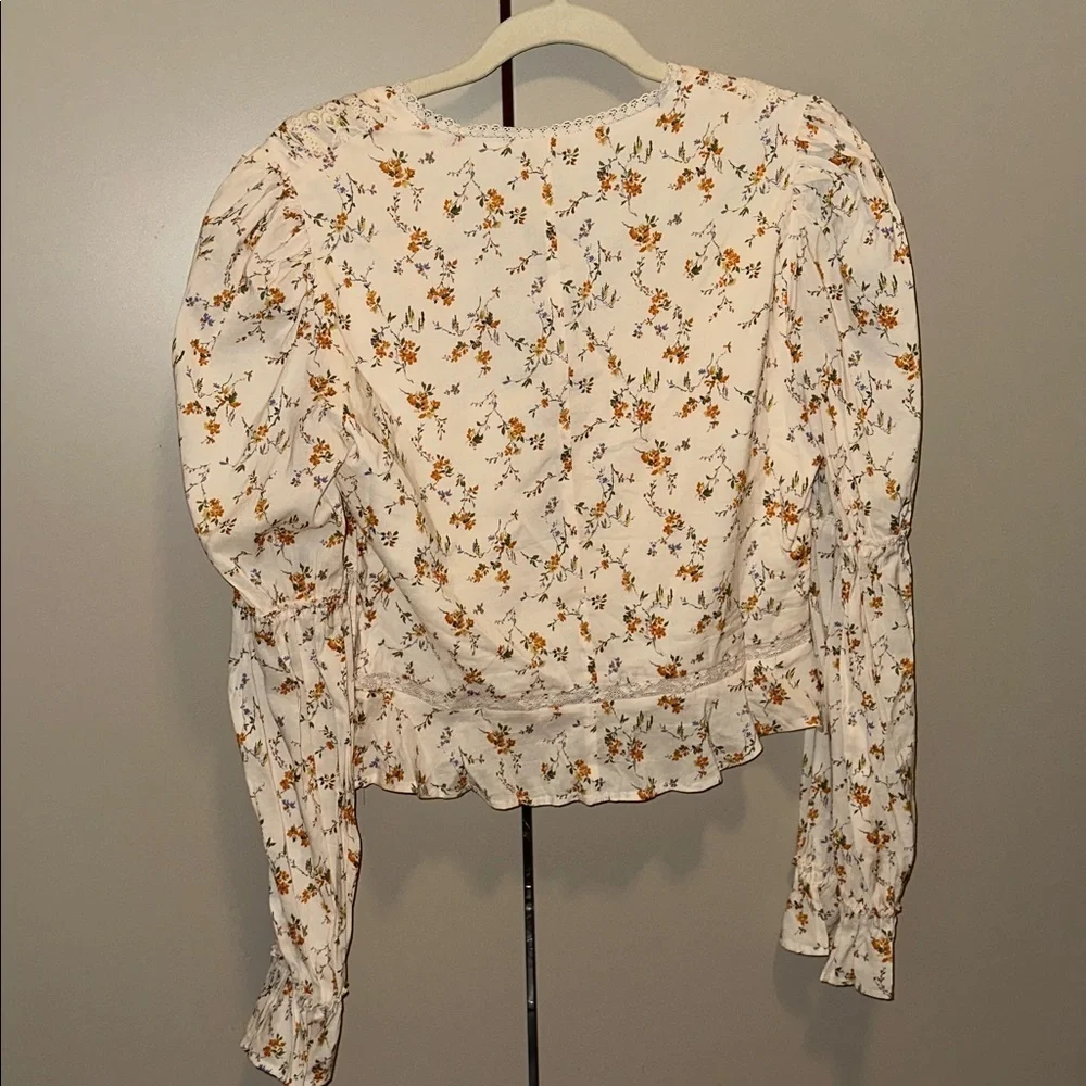 Reformation Meadowlark Long Sleeve Top size 8 - Picture 13 of 13